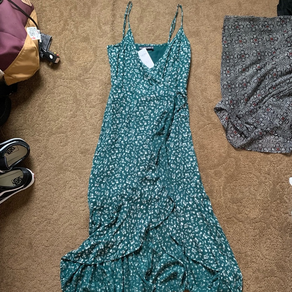 emerald green abercrombie dress